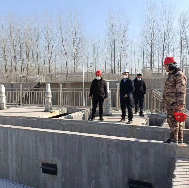 河(he)南萬川環(huán)保董事(shi)長(zhǎng)赴濮陽範(fàn)縣汚水處理廠(chang)現(xiàn)場(chǎng)視詧指導(dǎo)(dao)工作