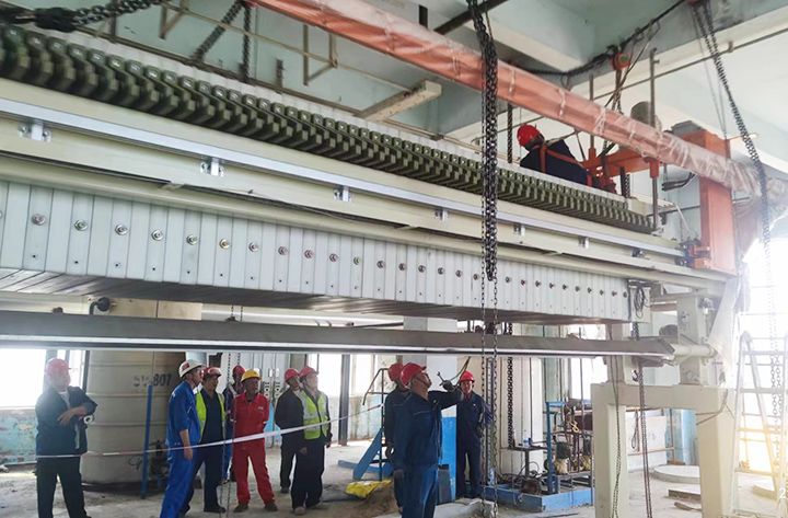 吉林石化公司闆框隔(ge)膜壓濾機(jī)成(cheng)套設(shè)備安裝完成(cheng)